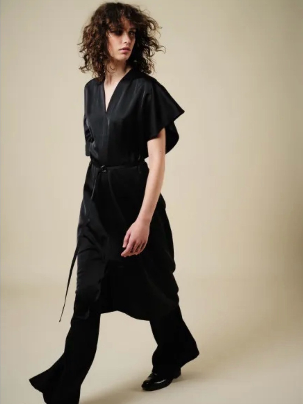 Saint art New York Black Midi Dress with V-Neck and Self Belt Size S Luxury $495